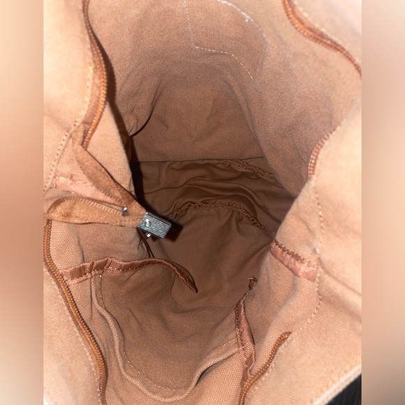 Lily queen canvas tote bag. Adjustable straps. Zipper closure - Picture 4 of 4